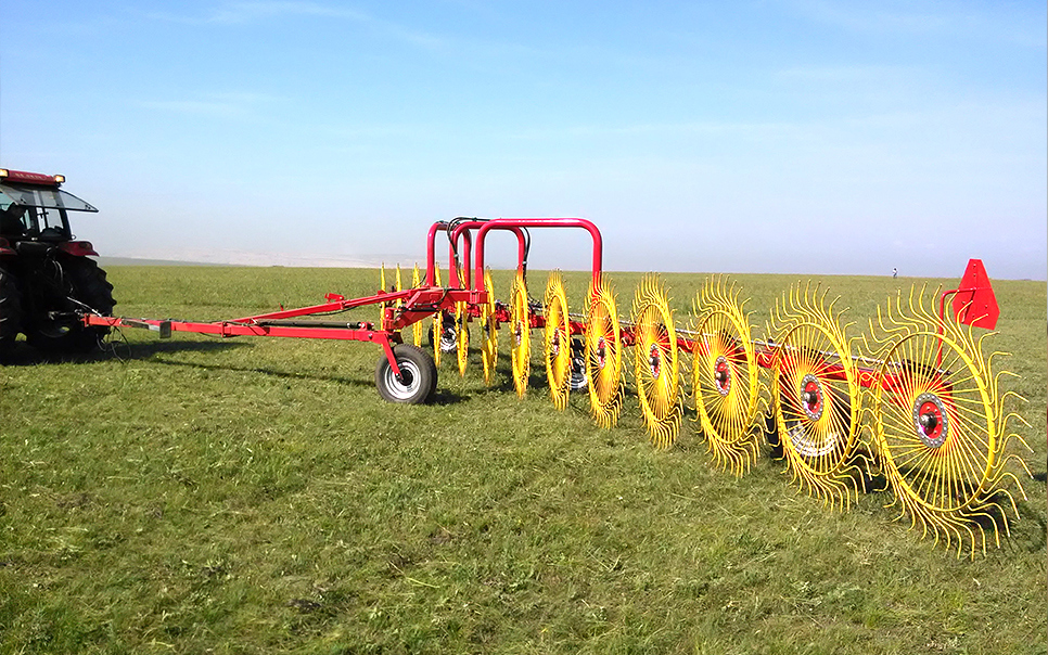 標(biāo)題：9LC-7.6型指輪式摟草機
瀏覽次數(shù)：40
發(fā)表時間：2023-12-12