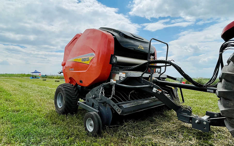 標(biāo)題:9YGJ-2.2B圓草捆打捆機(jī)
瀏覽次數(shù):187
發(fā)表時(shí)間:2023-12-12