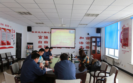 標(biāo)題：華德牧草公司黨委召開2023年第四季度理論中心組學(xué)習(xí)會暨“開拓進(jìn)取、揚(yáng)長補(bǔ)短、 提升質(zhì)量、促進(jìn)發(fā)展”大討論
瀏覽次數(shù)：1250
發(fā)表時間：2023-12-20